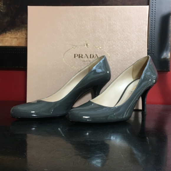 SOLD!  PRADA Gray Patent Leather Pumps - Picture 2 of 8